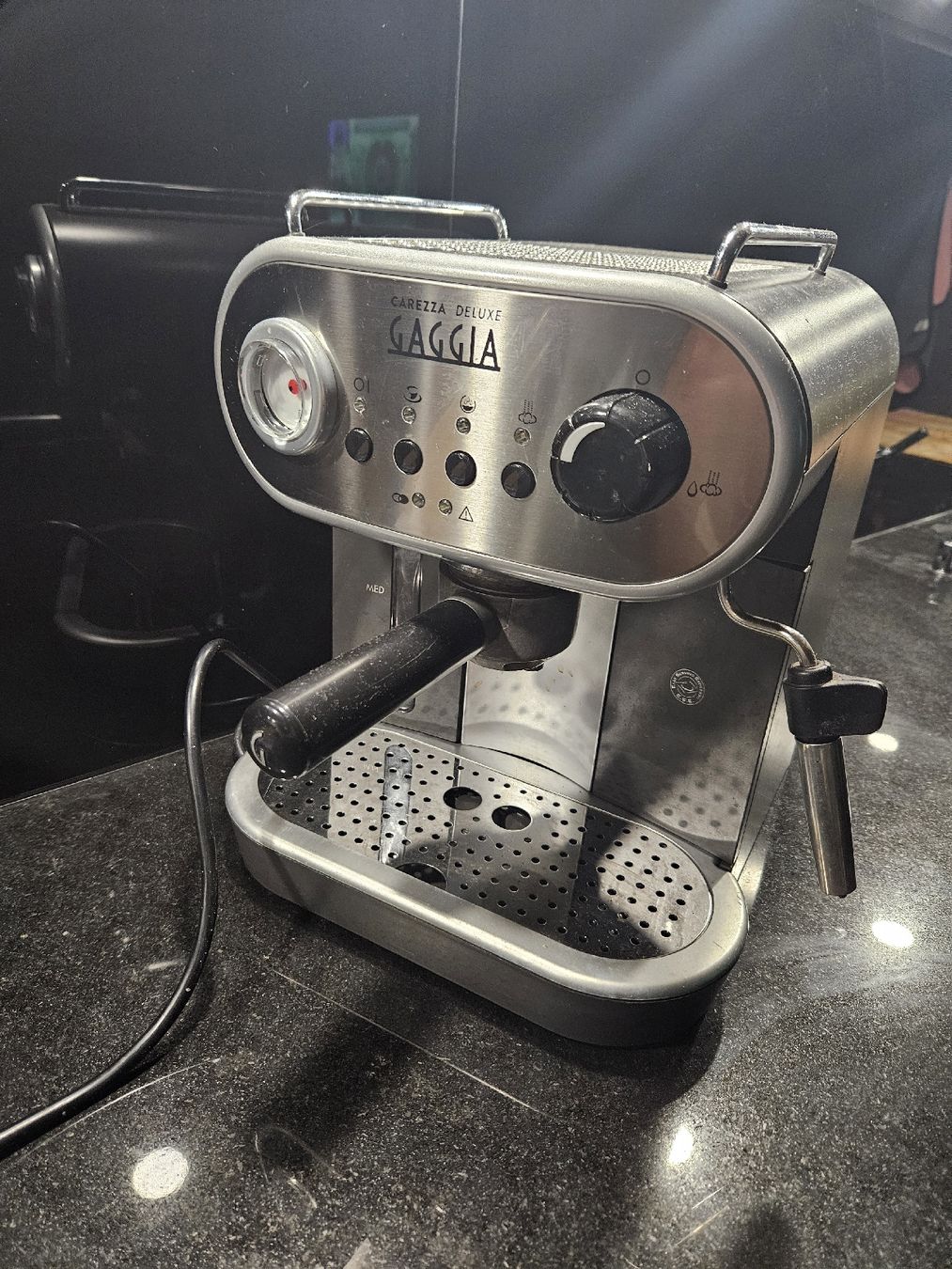 Gaggia Macchine per caffè & Macchine per espresso: Espressomaschine Gaggia Carezza Deluxe ab 1.- – Difettoso da Matzingen venduto da Ananas1