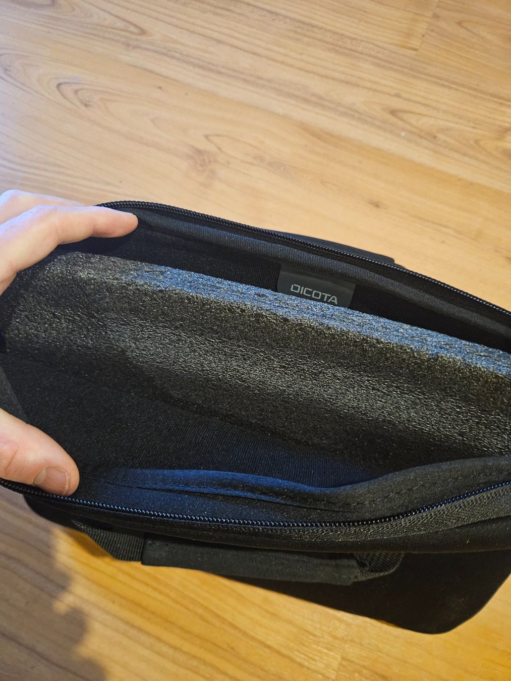 Borse: Sacoche pour tablette et ordinateur - Comme neuve – Usato da Ecoteaux venduto da floom 2