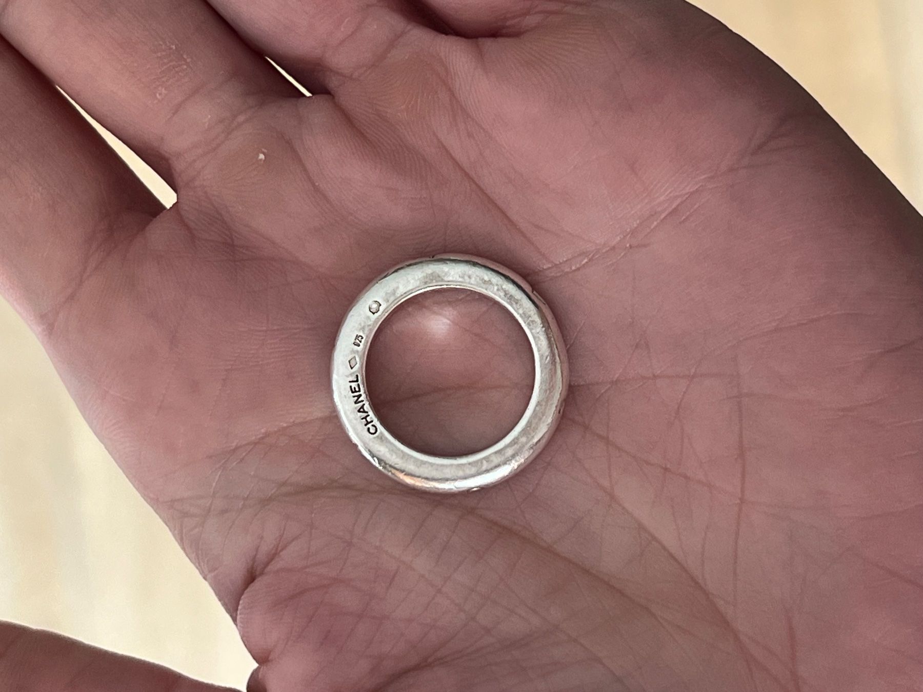 Chanel Anelli: Bague Chanel authentique, taille 51-52, état impeccable! – Usato da Le Châble VS venduto da ekb_wdn2