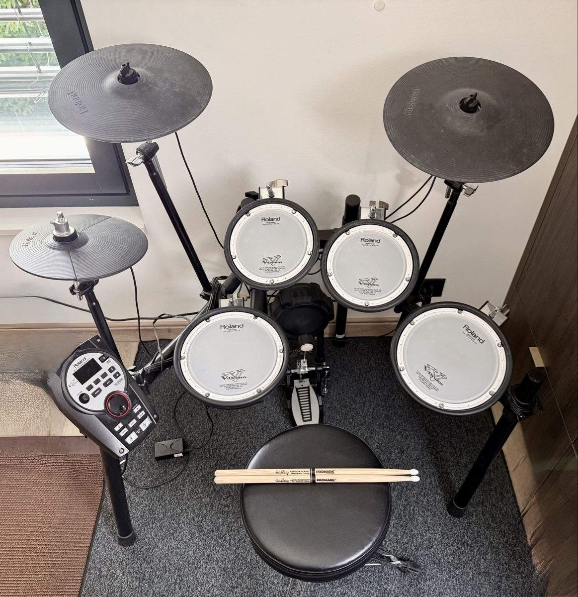 Roland Strumenti musicali: Roland V-Drums TD-11 Electronic Drum Kit – Usato da nyon venduto da karolymisky