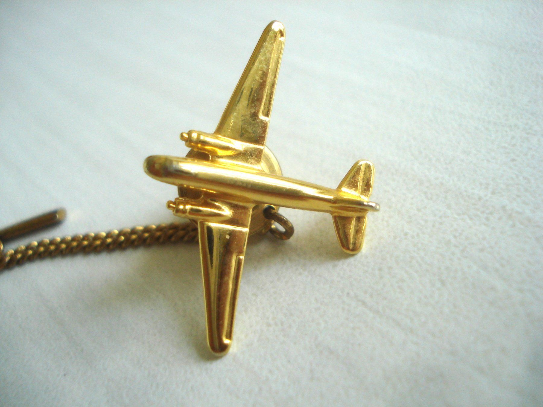 Swiss Plaketten & Abzeichen: Douglas DC 3 Pin Anstecker vergoldet – Gebraucht aus Urdorf von Tinplate01 1