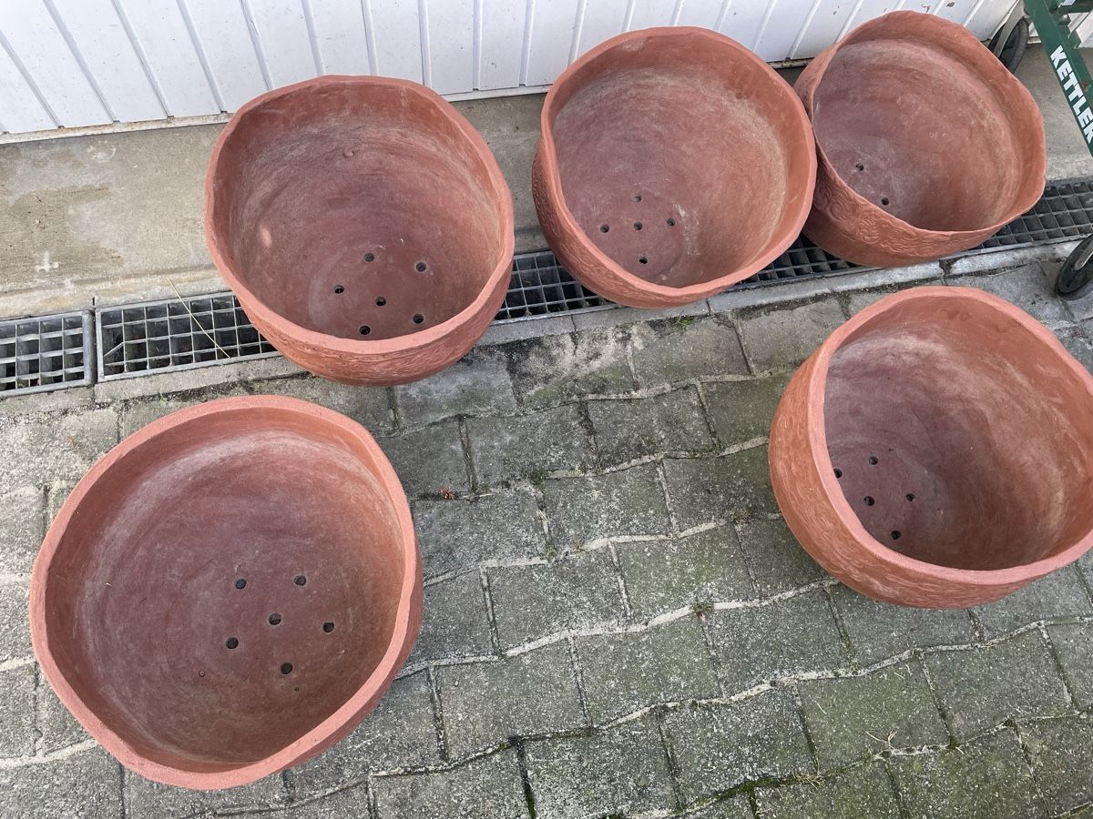 Blumentöpfe: Handgetöpferte Grosse Blumen Töpfe 5x – Gebraucht aus Niederbüren von poschti 1