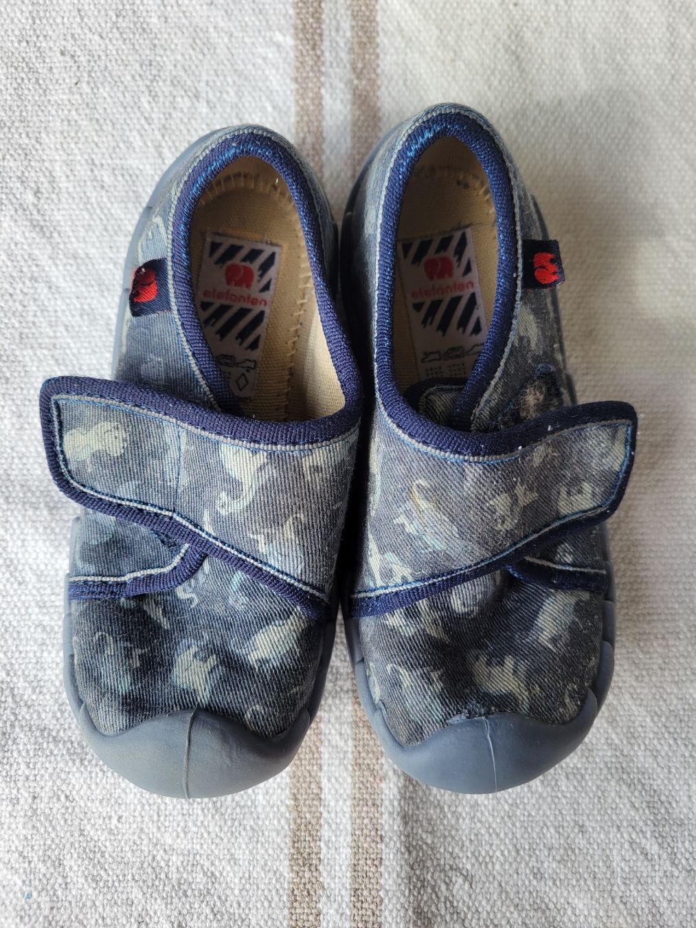 Elefanten Scarpe per ragazzi: Pantoufles, Elefanten, taille 24 – Usato da Neuchâtel venduto da valerizette