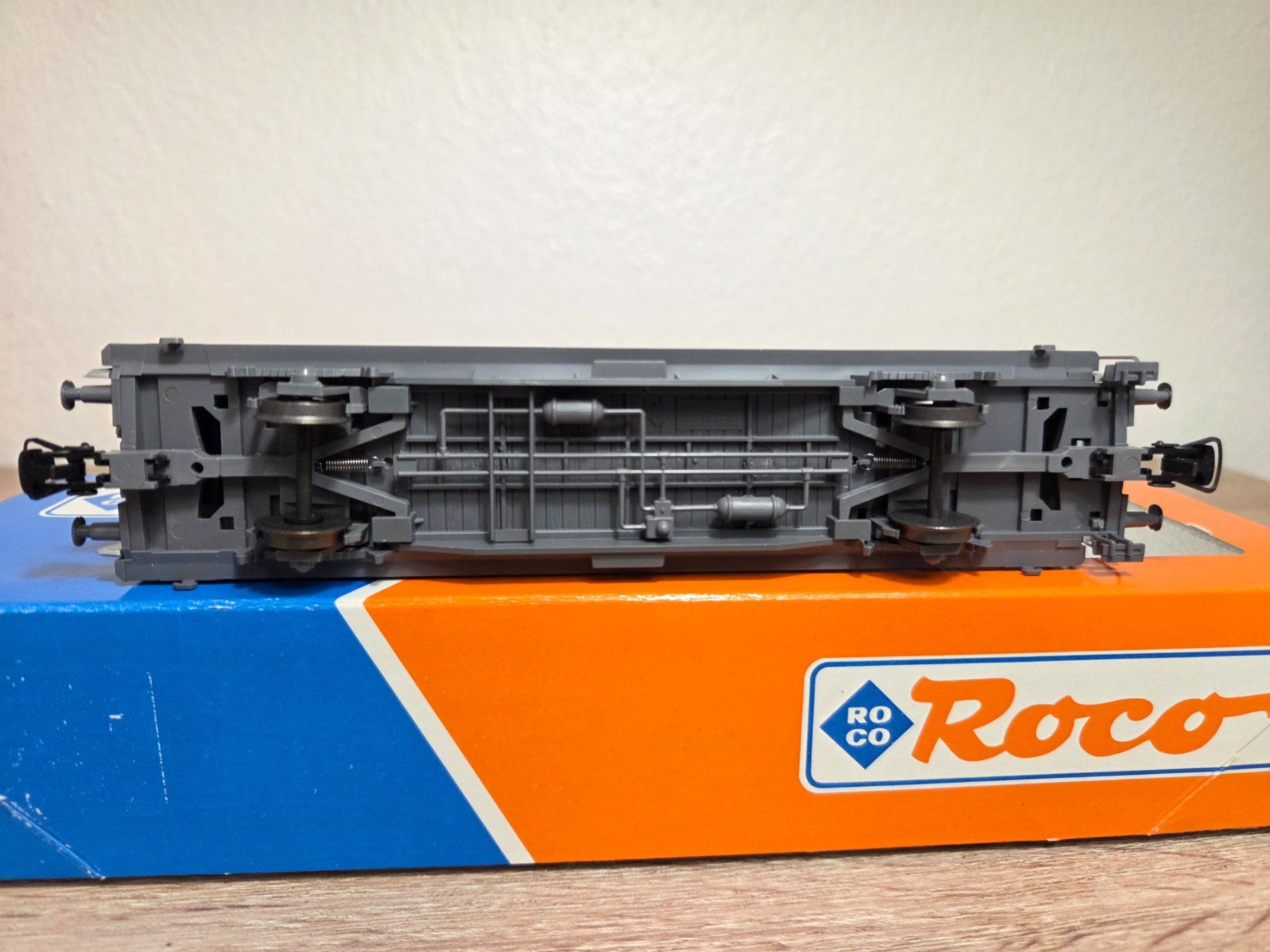 Roco Modellini di ferrovie: Roco 46171 Güterwagen SBB H0 – Nuovo e nell'imballaggio originale da St-Aubin-Sauges venduto da Lo_Go 4