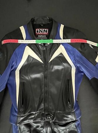 IXS Motorrad Lederkombi, Nähe Zürich