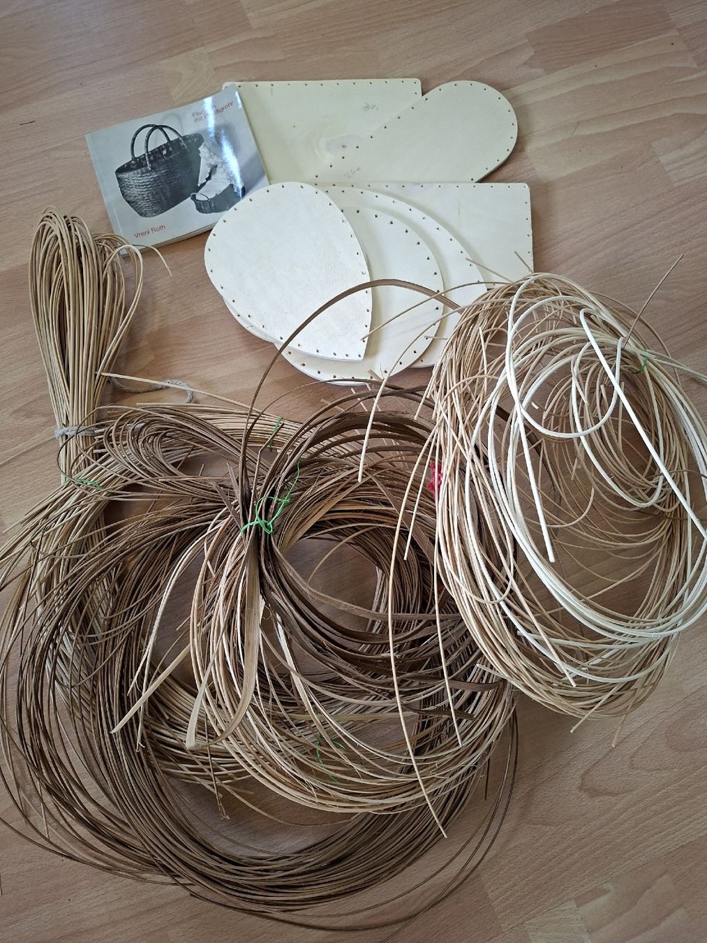 Kit bricolage: "PEDDINGROHR" Flechten mit Peddigrohr – Usato da Ipsach venduto da jpbo