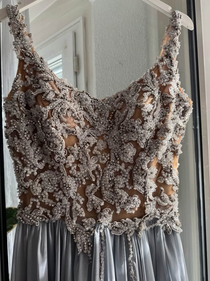 Vestiti: Kleid wie neu – Nuovo (secondo la descrizione) da Dänikon ZH venduto da tug_m9b6