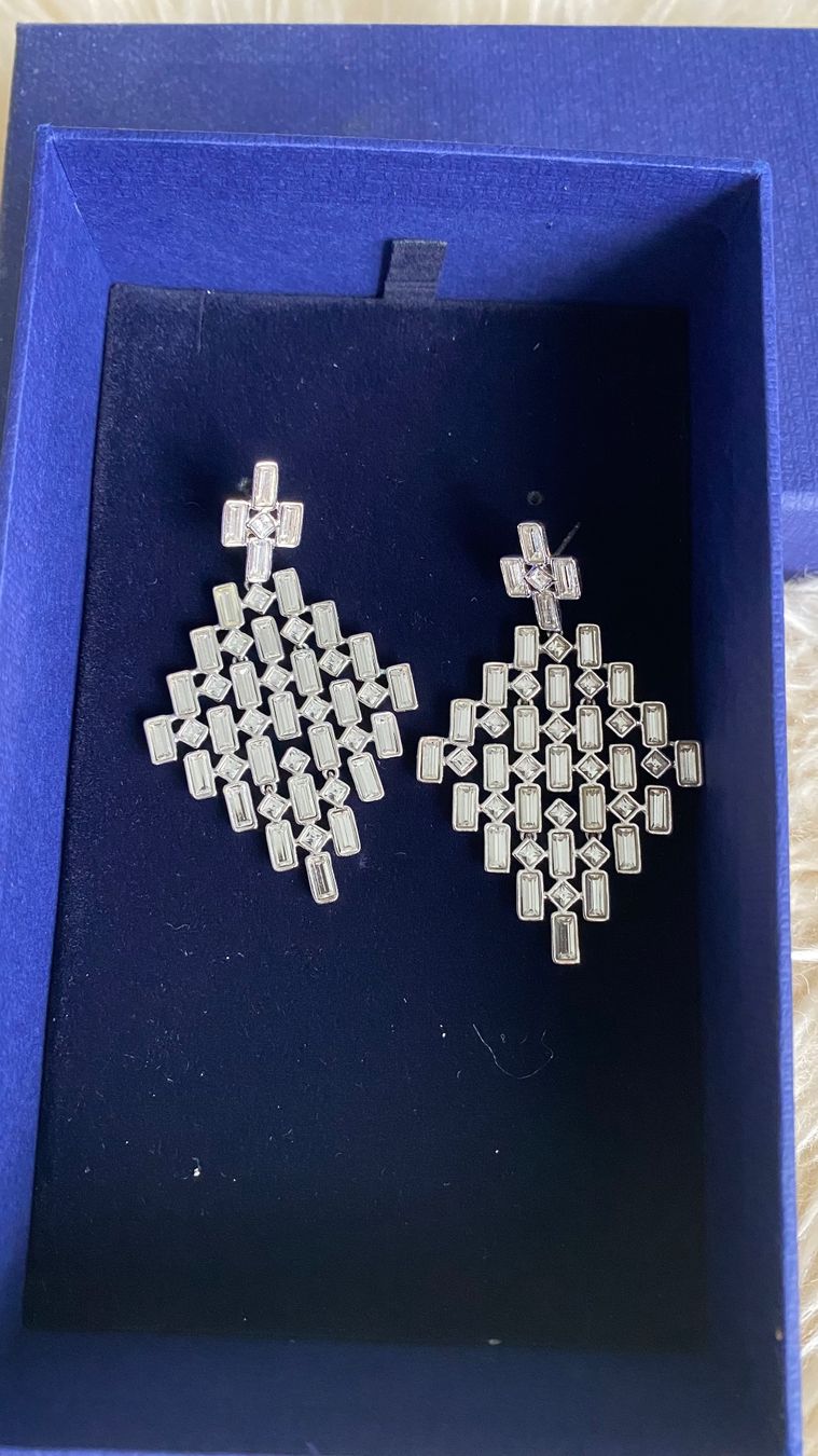 Swarovski Orecchini pendenti & Orecchini a lobo: Swarovski Ohrhänger silberfarben mit Steinen – Usato da Wohlen AG venduto da Dorigos