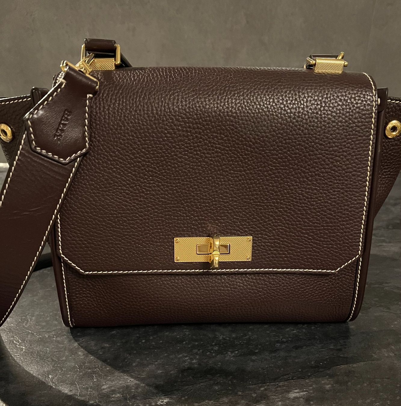 Sacs femmes: Bally bag 'B Turn' Medium – D'occasion à Tannay par closet 2