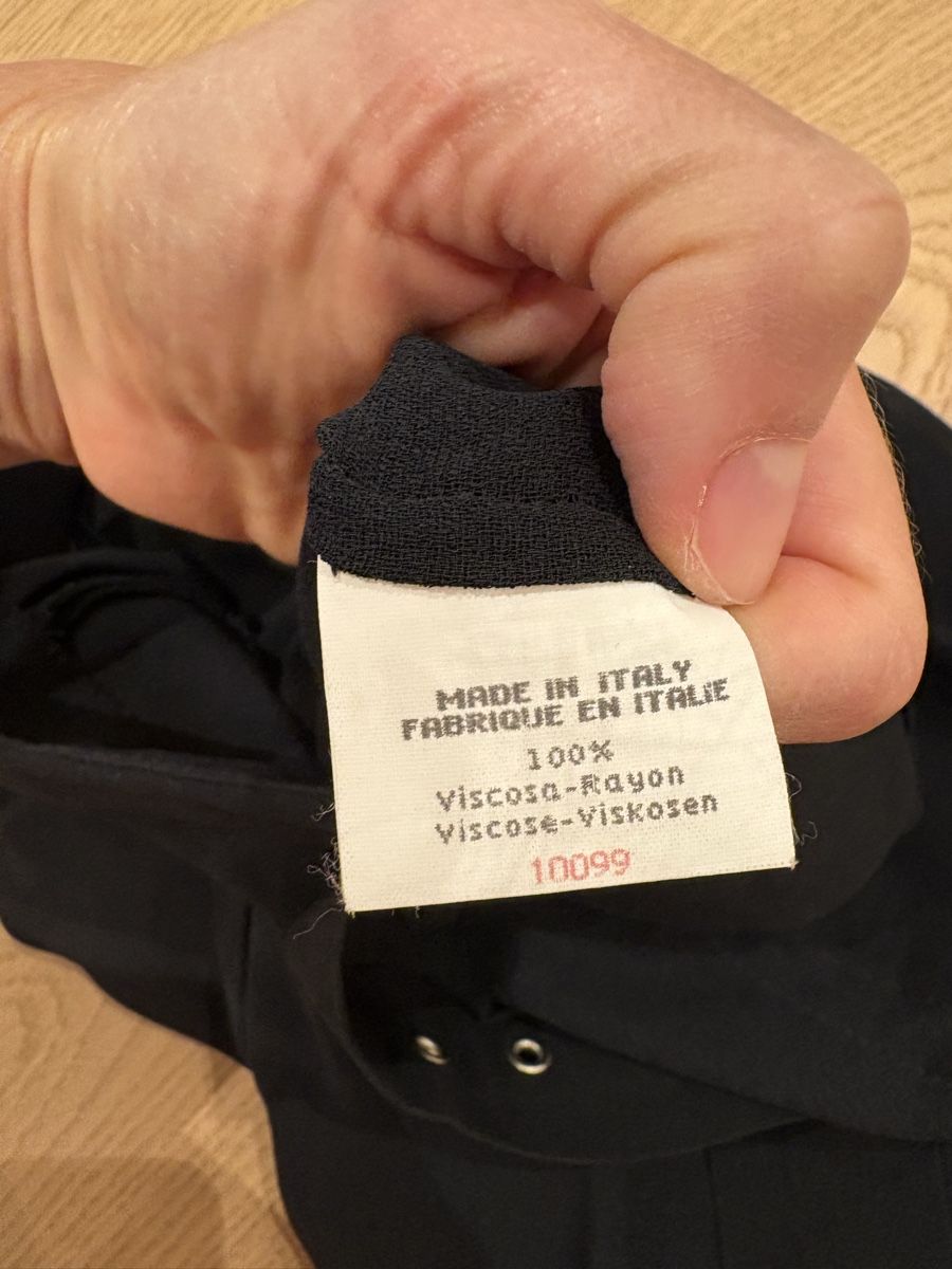 Pantaloni: Byblos black shorts – Usato da St. Gallen venduto da ott_f827 4