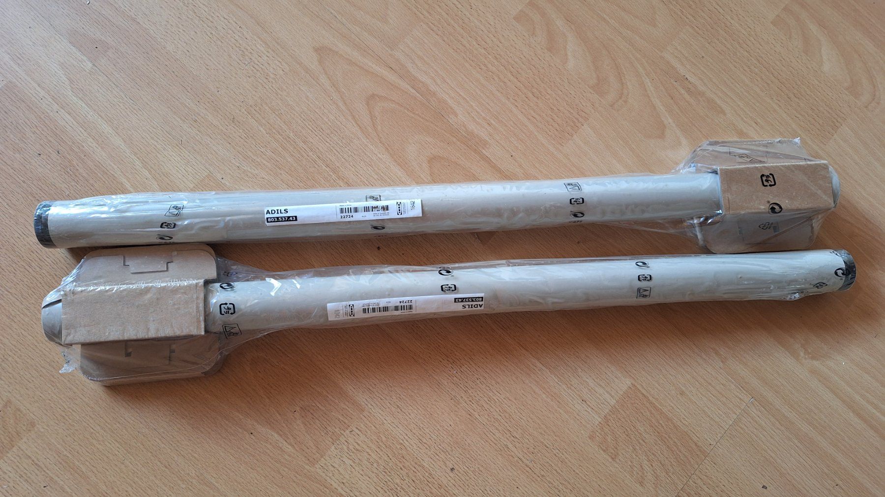 Ikea Altri mobili: 2 Metall - Beine beige IKEA ADILS, ungebraucht – Nuovo e nell'imballaggio originale da Dornach venduto da majo8689 1
