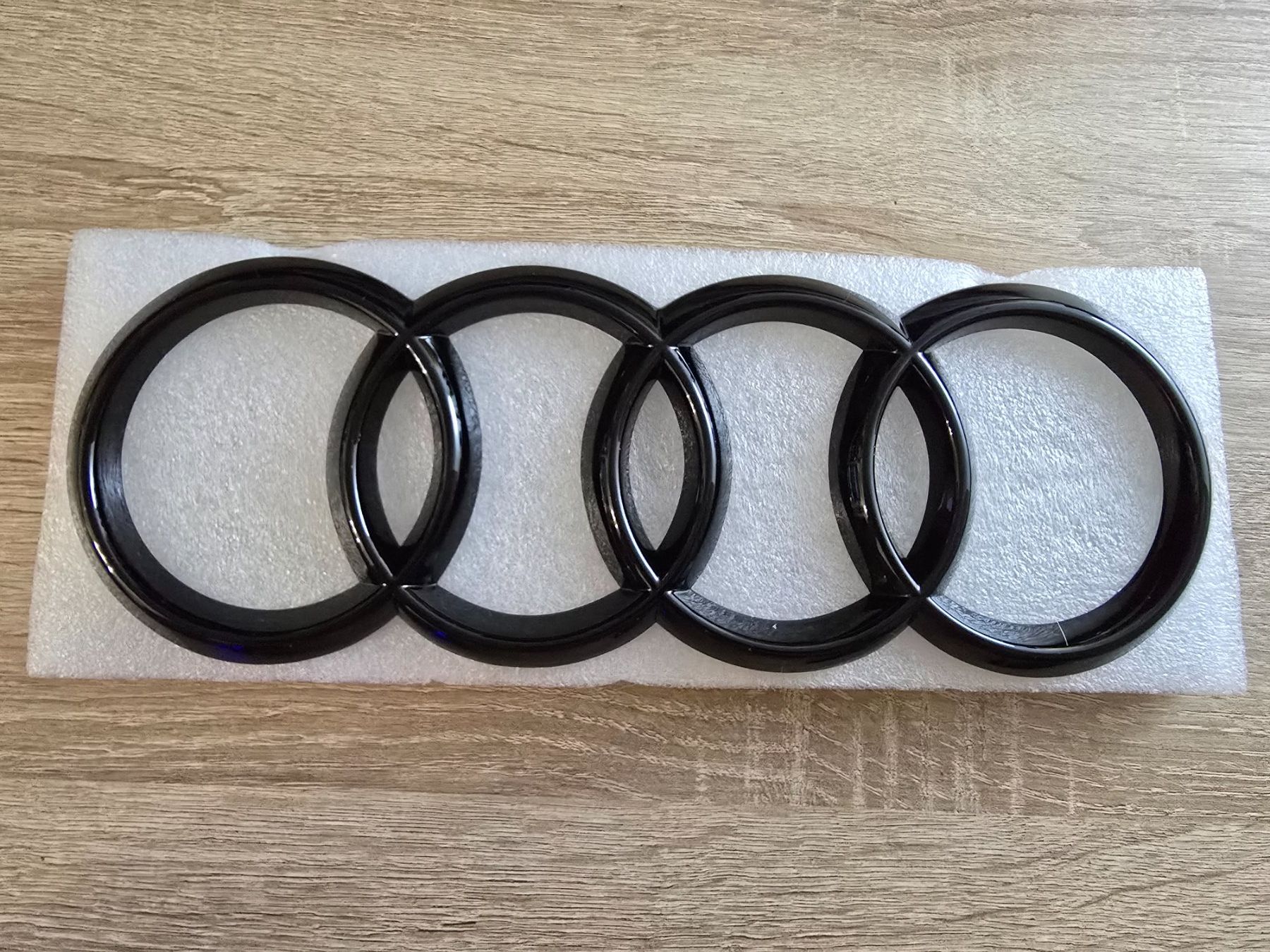 Audi Alle Autoersatzteile: 4 Ringe 282 mm Audi Schwarz Glanz – Neu und originalverpackt aus Bellikon von Kekko11