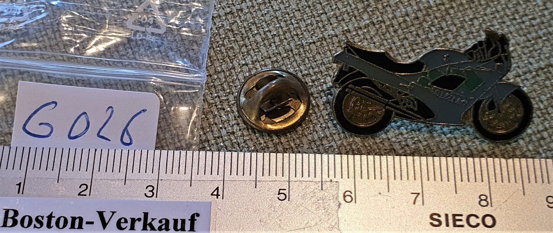 Placchette & Badge: G026 - Pin Motorrad Suzuki – Usato da Reinach BL venduto da Boston-Verkauf 1