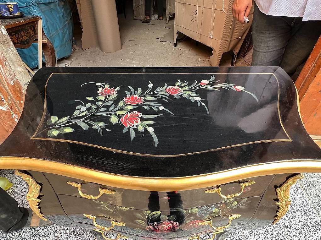 Cassettiere: Commode de style XV  motif fleuri , – Usato da geneve venduto da louisart 3
