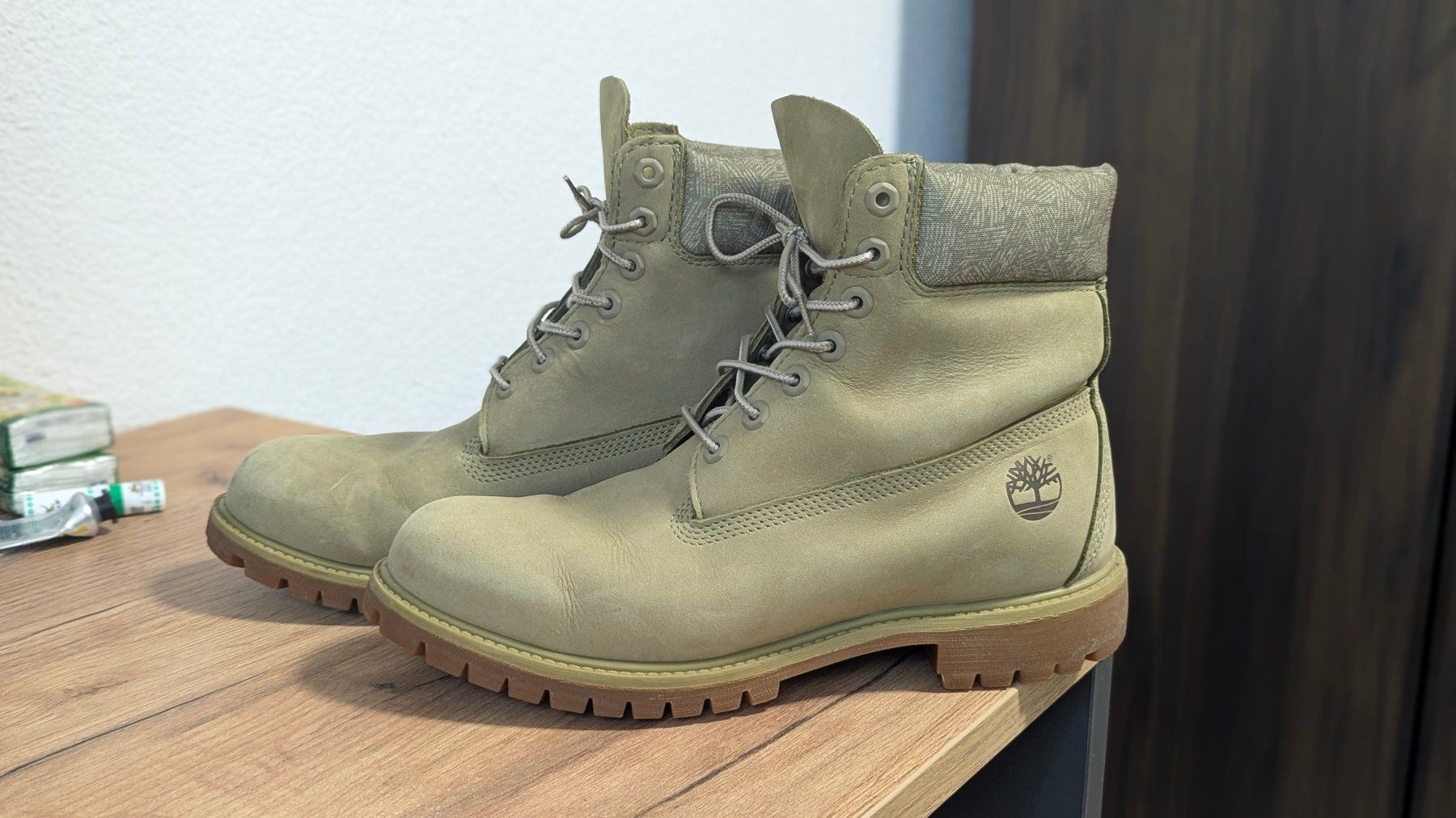 Timberland Scarpe da uomo: Bottes Timberland, taille 43, couleur olive, comme neuf – Usato da Coeuve venduto da Laskezz