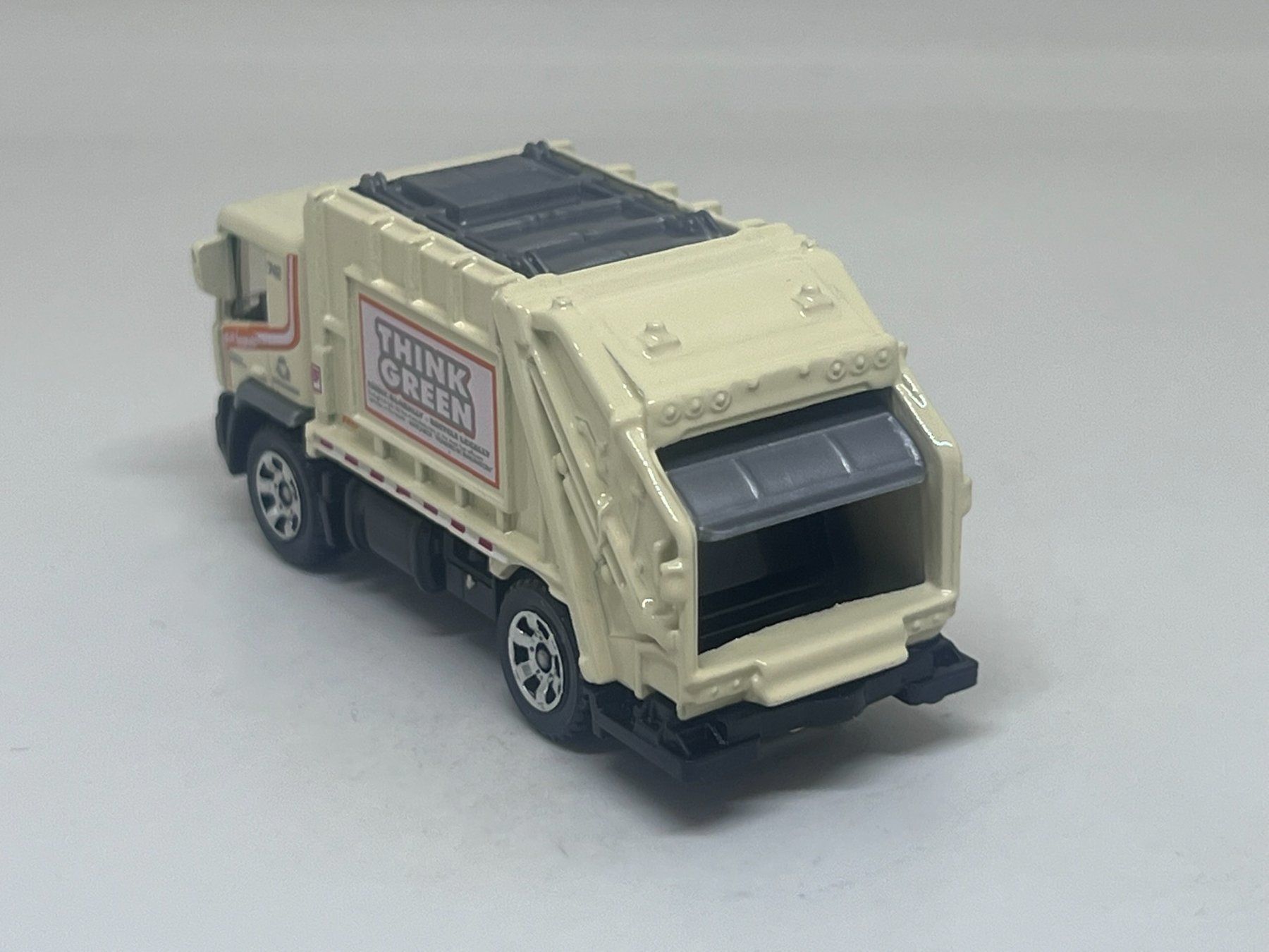 Matchbox Modellini d'auto: Matchbox Garbage Truck #272 – Usato da Wildegg venduto da LaaBoutique 2