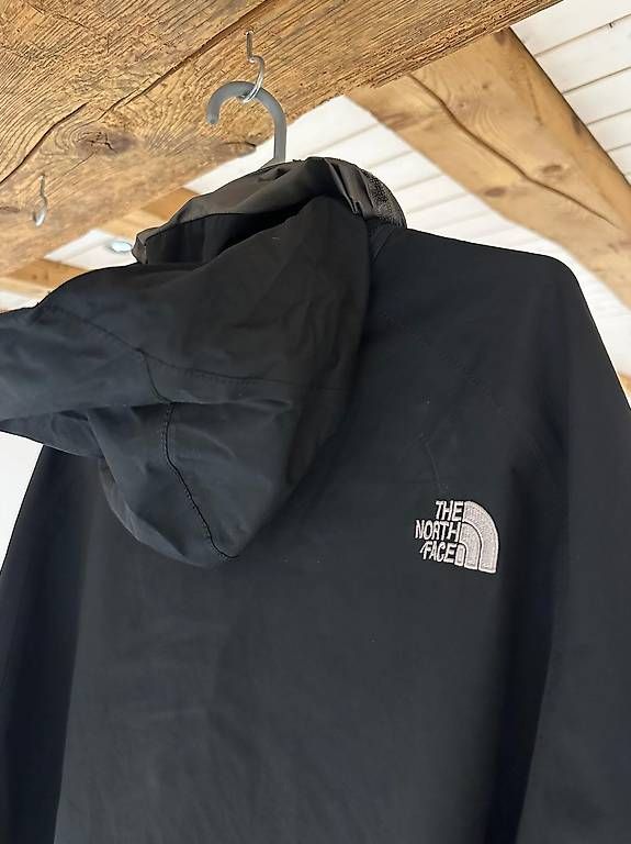 Jacken: The North Face Jacket GORE-TEX Paclite Shell / GR XL – Gebraucht aus Wädenswil von user00643436 2