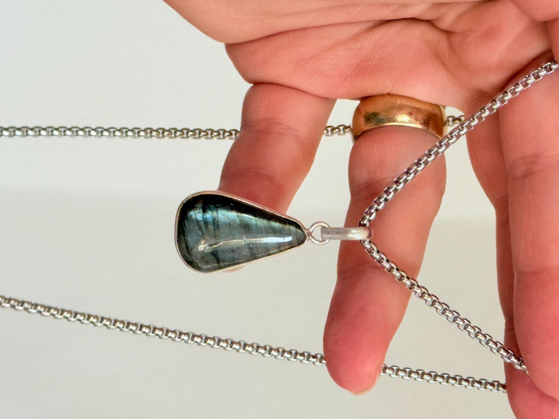 Catenine: Labradorite necklace – Nuovo e nell'imballaggio originale da Genève venduto da AGBERG 1