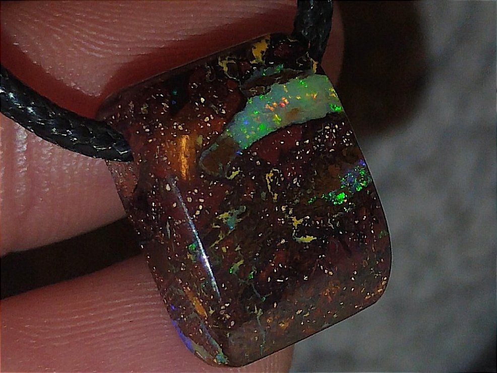 Pietre preziose: Natürlicher Australischer Boulder Opal Anhänger – Usato da Uerkheim venduto da Winwinner 2
