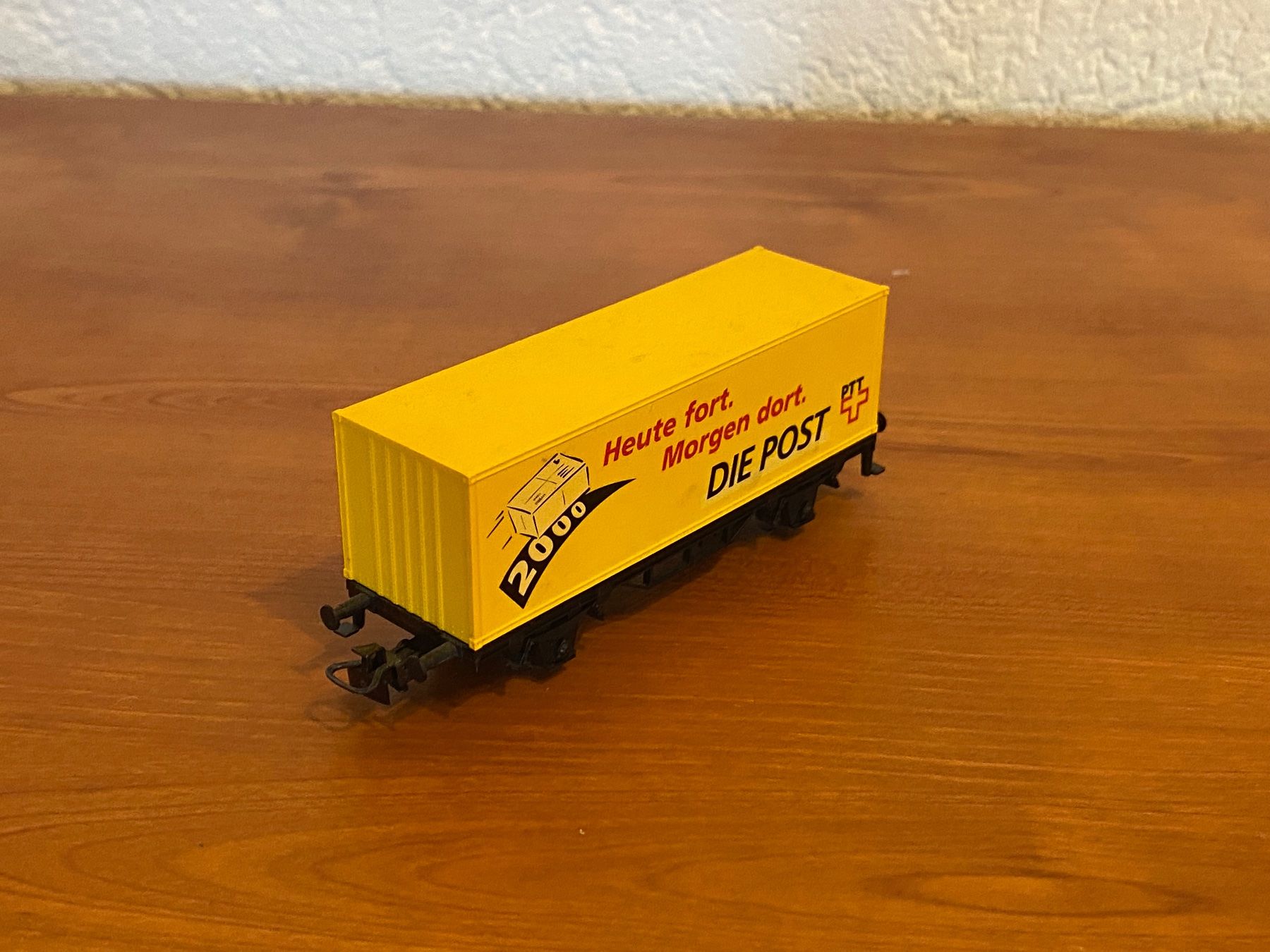 Märklin Modellini di ferrovie: Märklin Güterwagen PTT Die Post Container HO – Usato da Bonfol venduto da zagato43e 1