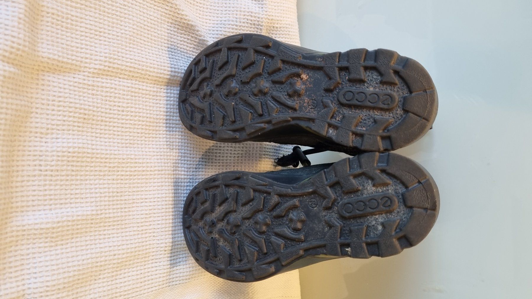 Ecco Chaussures garçon: ecco Wanderschuh schwarz, Gr. 27 – D'occasion à Hinterkappelen par Anbal 1