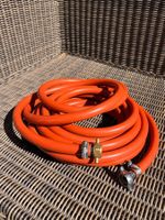 Klassischer Gartenschlauch in Orange