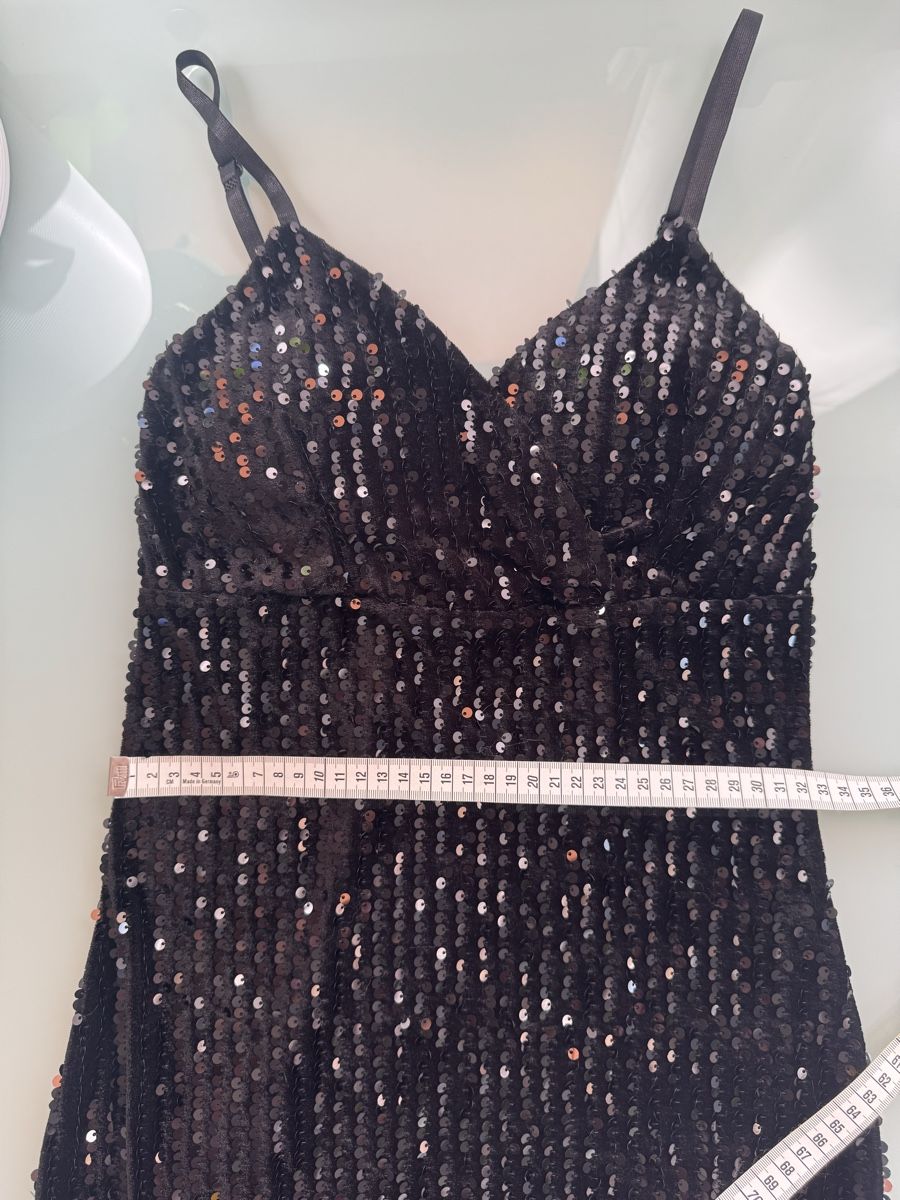 Vestiti: Schwarzes Pailletten Kleid – Usato da zürich venduto da Bailey17 8