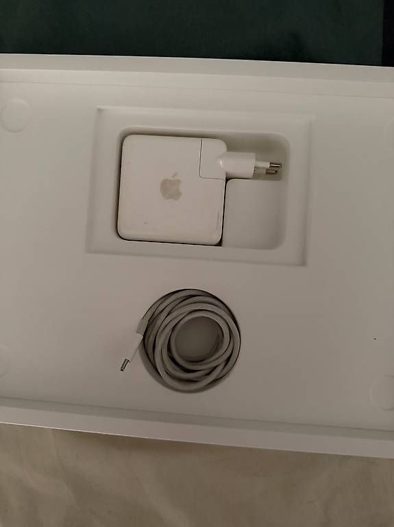 Portables: MacBook Pro 13" mid-2020 – D'occasion à Lugaggia par gaj_ttv6 3