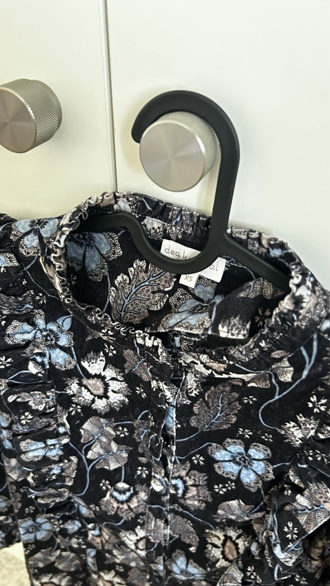 Blusen: Damen Cord-Bluse mit Blumenmuster, Grösse XS  – Neu (gemäss Beschreibung) aus Neuenkirch von Bettinaverena 1