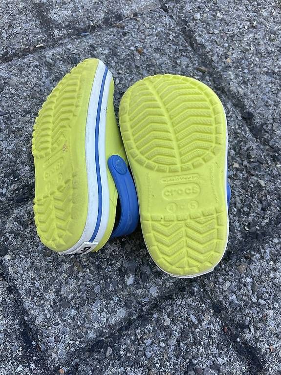Scarpe da uomo: Crocs Kleinkind Gr 4-5 – Usato da Eschenbach SG venduto da ckfee 2