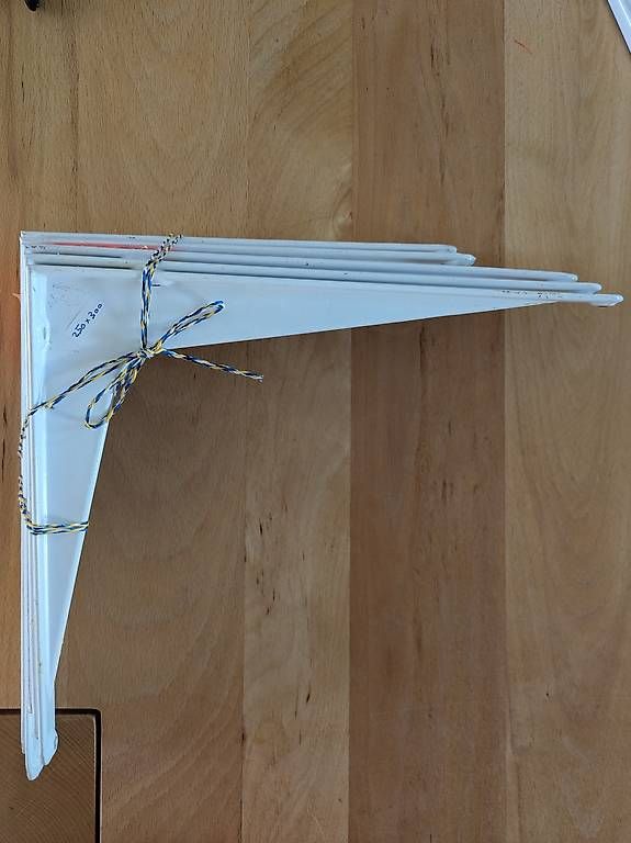 Ancore: 5 gebrauchte Druckgusskonsolen weiss – Usato da Zufikon venduto da Baum03 1