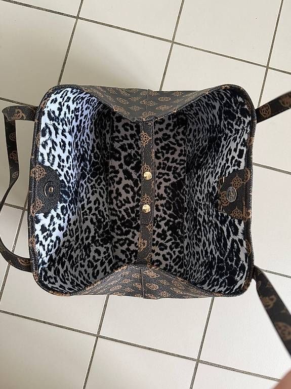 Sacs femmes: Sac à main Guess – D'occasion à Renens VD par Nikola_Grubor 4
