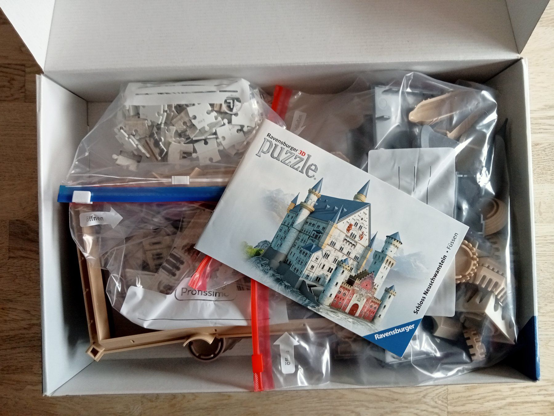 Ravensburger Puzzle: Ravensburger Schloss Neuschwsnstein 3D – Usato da Oberurnen venduto da simgug 1