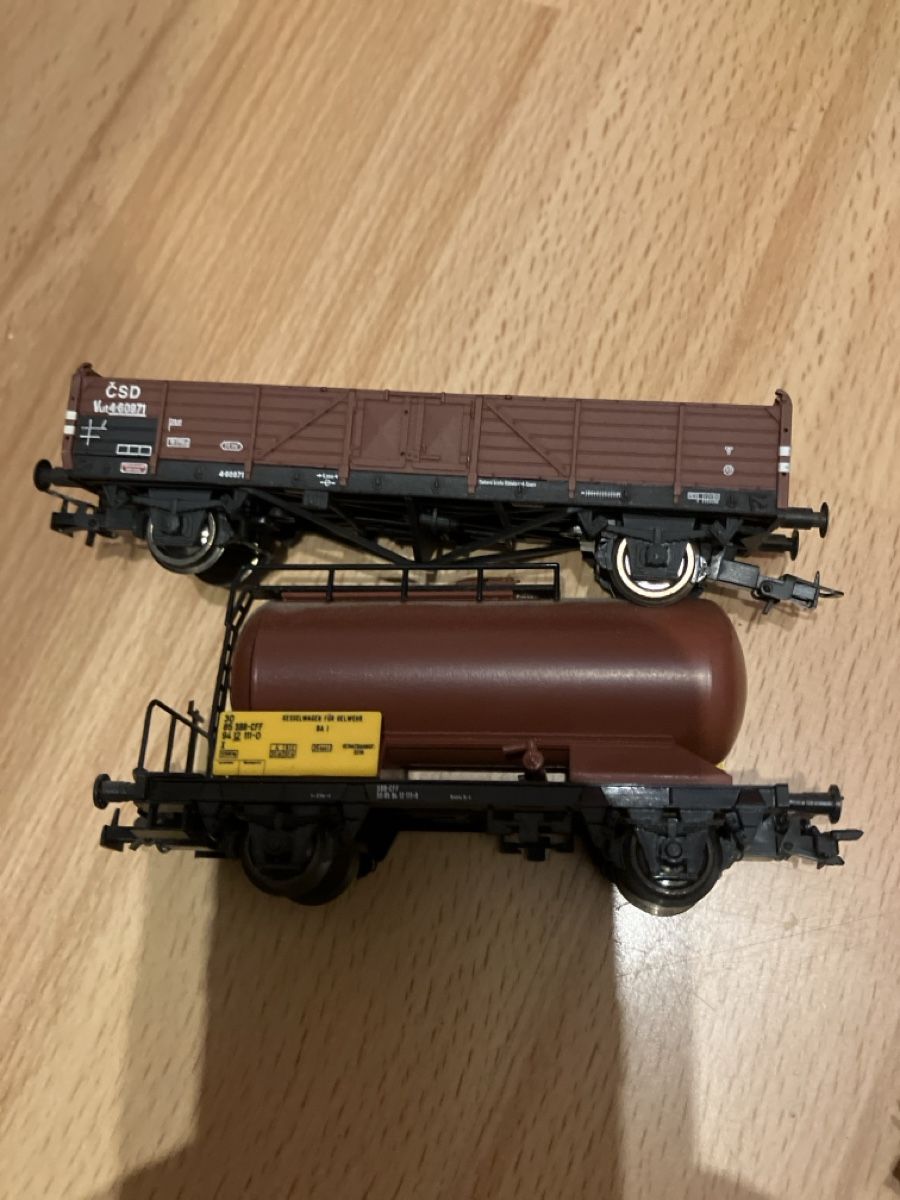 Liliput Modellini di ferrovie: Liliput 2 Güterwagen – Usato da Spreitenbach venduto da Strolch 1