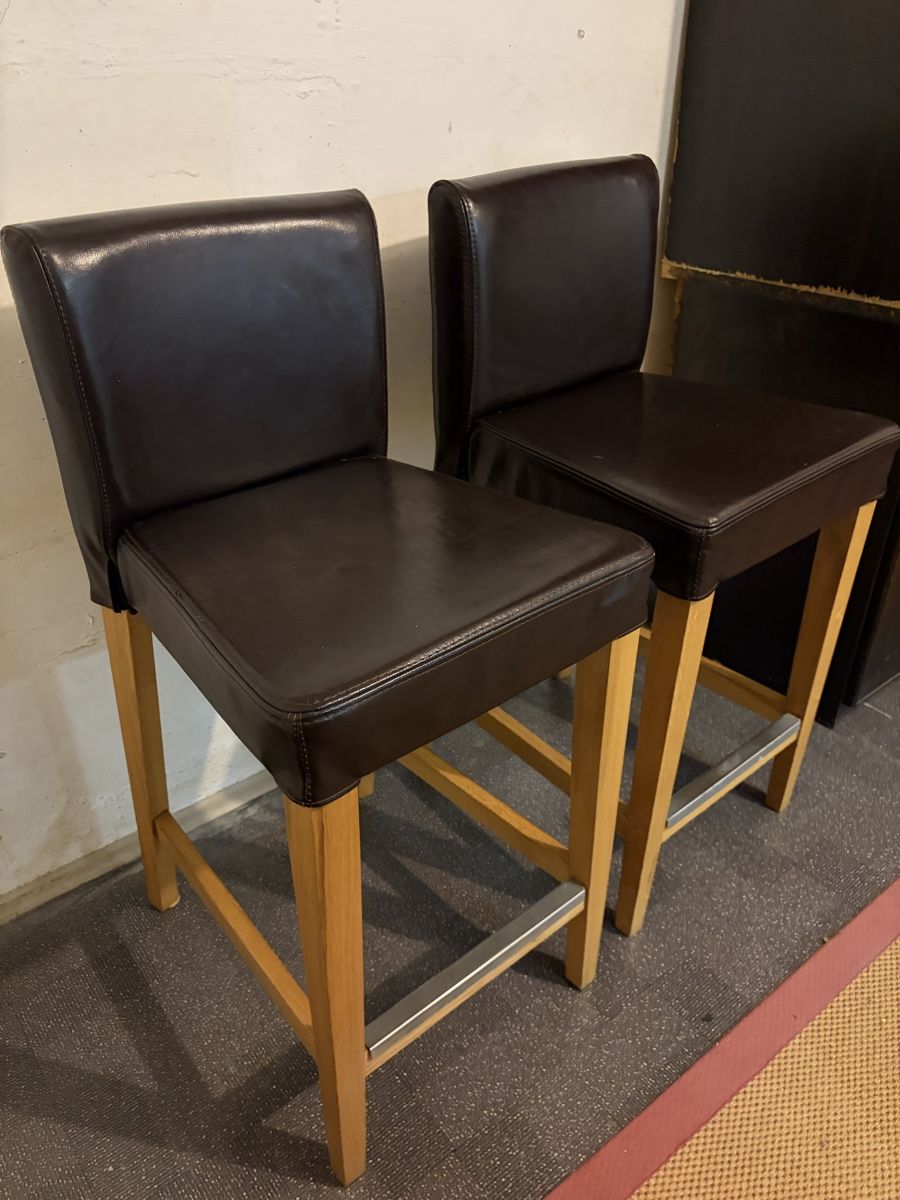 Ikea Hochstühle: 2 Chaises de bar en cuir marron – Gebraucht aus Préverenges von Dino63 1