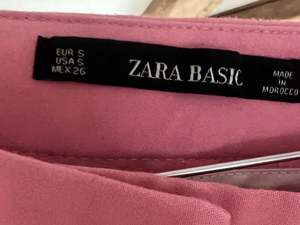 Zara Pantaloni: Zara hosen – Usato da Moudon venduto da patricia115 4