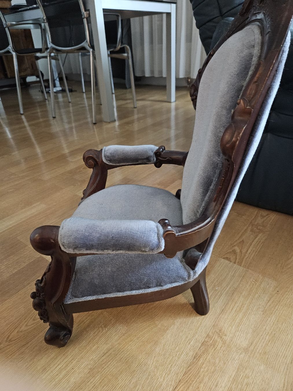 Poltrone: Kleiner Sessel – Usato da Herzogenbuchsee venduto da 1F1D15EC 1