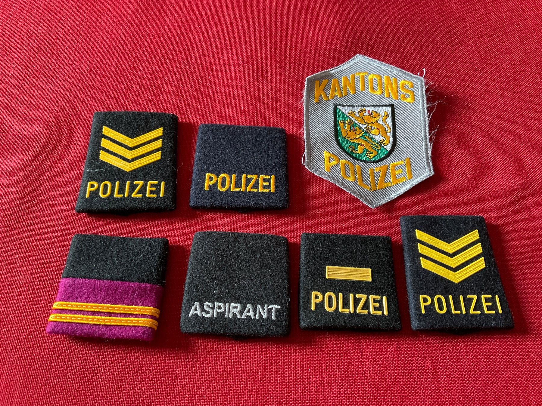 Placchette & Badge: Vintage Polizei Abzeichen – Usato da Lugano venduto da Persepolis