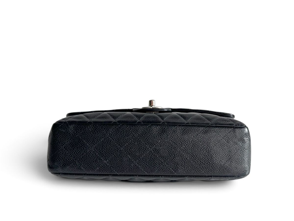 Chanel Borse da donna: CHANEL Caviar Quilted Medium Double Flap Tasche – Usato da Kriens venduto da hannaandkiko 4