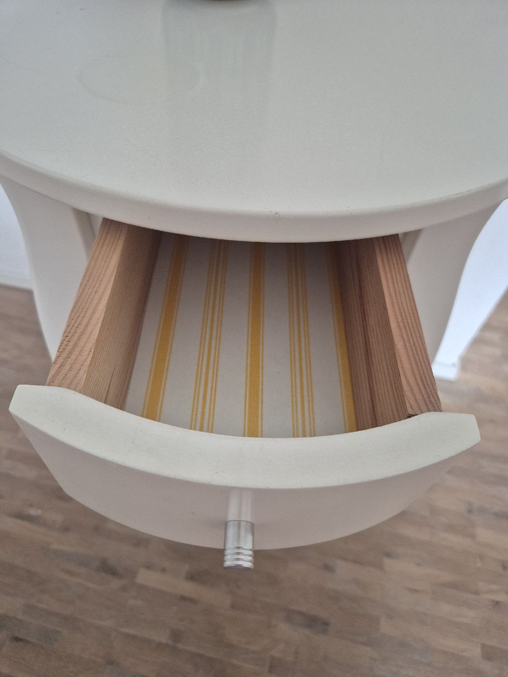 Ikea Tische: Ikea Hemnes Kommode oder Nachttisch – Gebraucht aus Winterthur von obe_6hxf 1