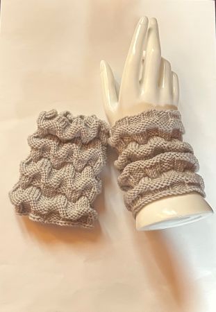 Pulswärmer handgestrickt hellgrau