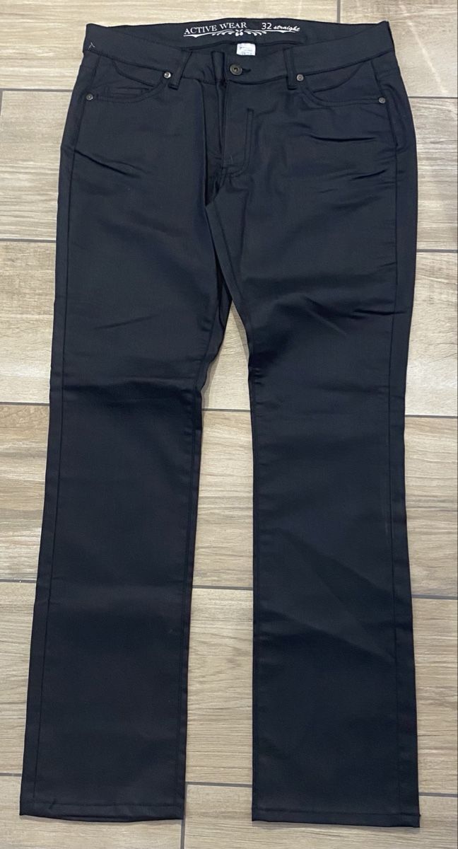 La Redoute Jeans: Damen Jeans schwarz Grösse 32 neu – Nuovo (secondo la descrizione) da Hausen AG venduto da corinne_g
