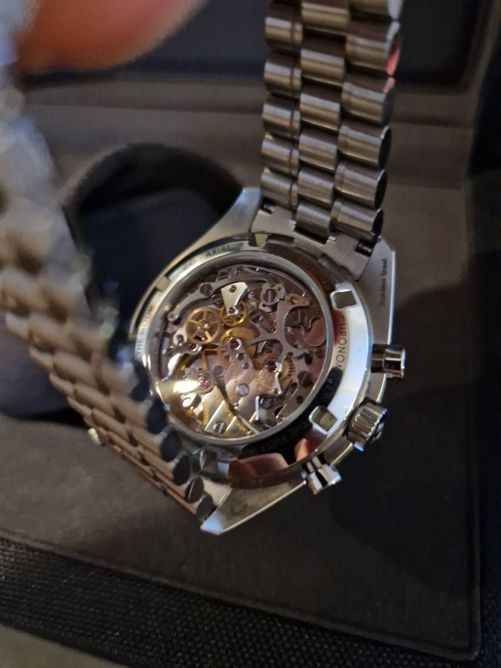 Omega Uhren: Omega Speedmaster 2026 Panda – Gebraucht aus Neftenbach von Taschen-Uhren 1