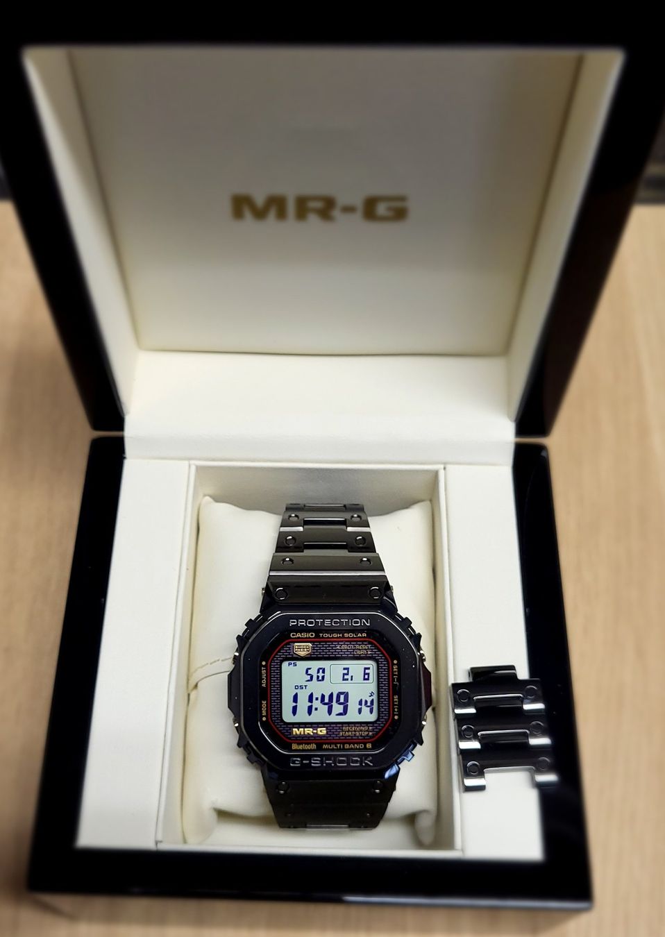 Casio Orologi: Casio MRG-B5000B-1DR – Usato da Unterschächen venduto da Sberu 1