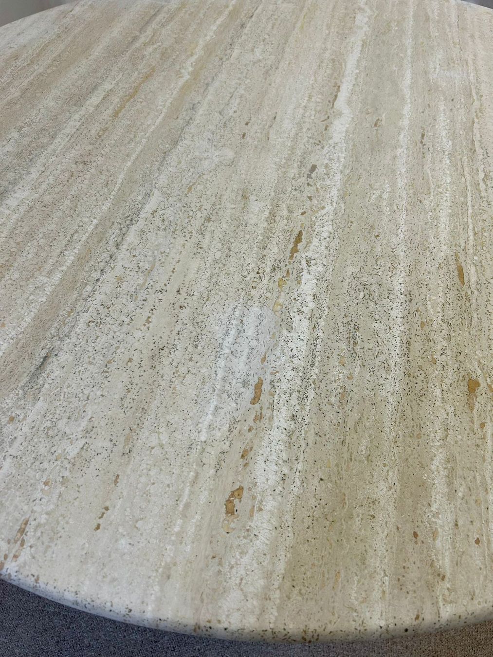 Tische: Runder Designer Travertin Esstisch Vintage 2-teilig – Gebraucht aus Rickenbach ZH von Der-Insider 4