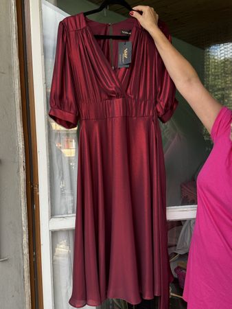 Abito Vessmary rosso taglia 40 nuovo