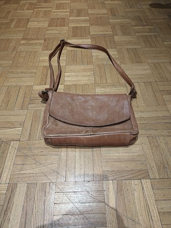 Sac bandoulière en cuir marron Gusti Leder