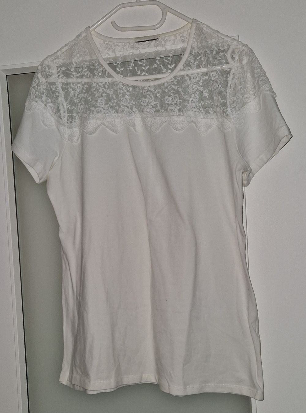 T-shirt: tshirt pour femme M – Usato da Couvet venduto da Pioune