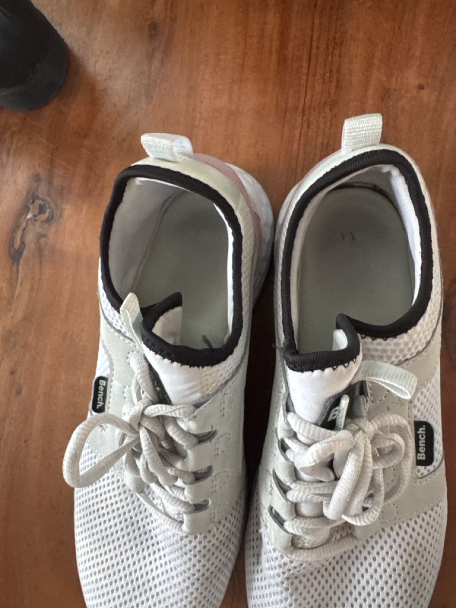 Bench Chaussures femmes: Turnschuhe Bench Gr.39 – D'occasion à Sissach par fre_m8fn 1