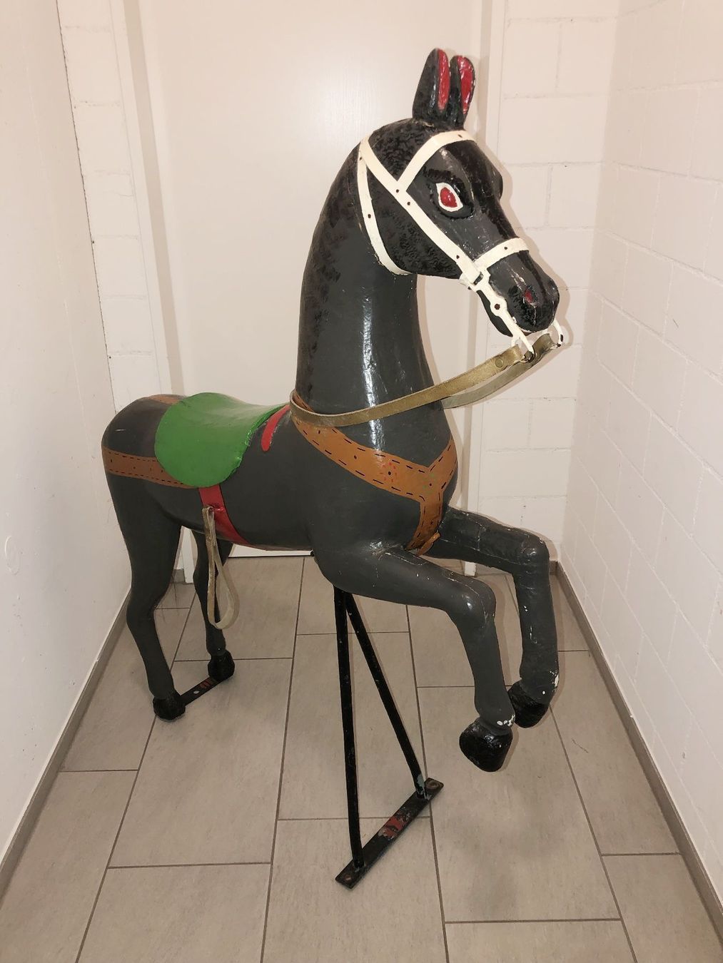 Articoli in legno: Karussel-Pferd antik – Usato da Bremgarten AG venduto da mamina54